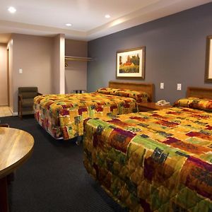 Queen Room Two Queen Beds